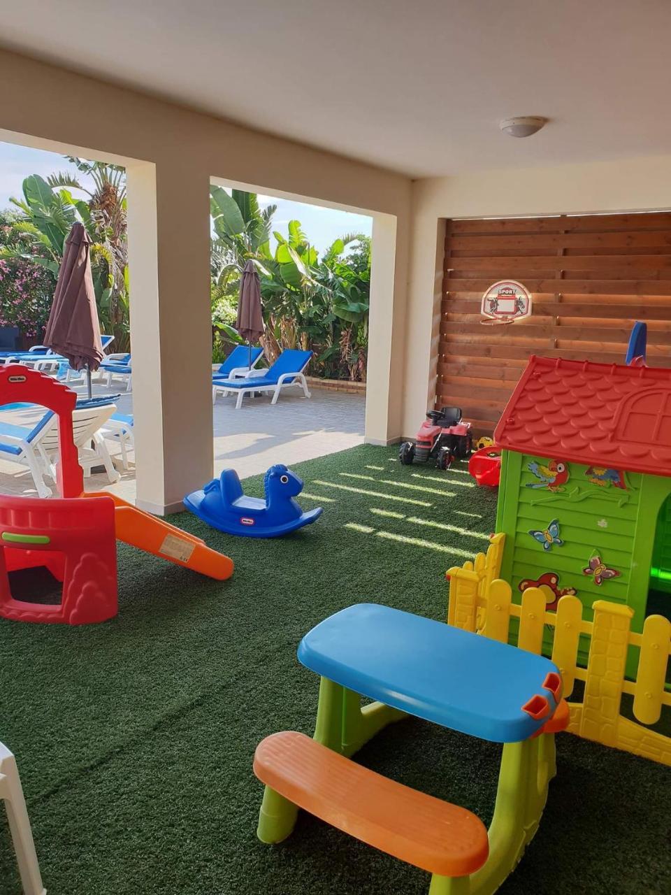 Kanalli Apartments Помос Екстер'єр фото